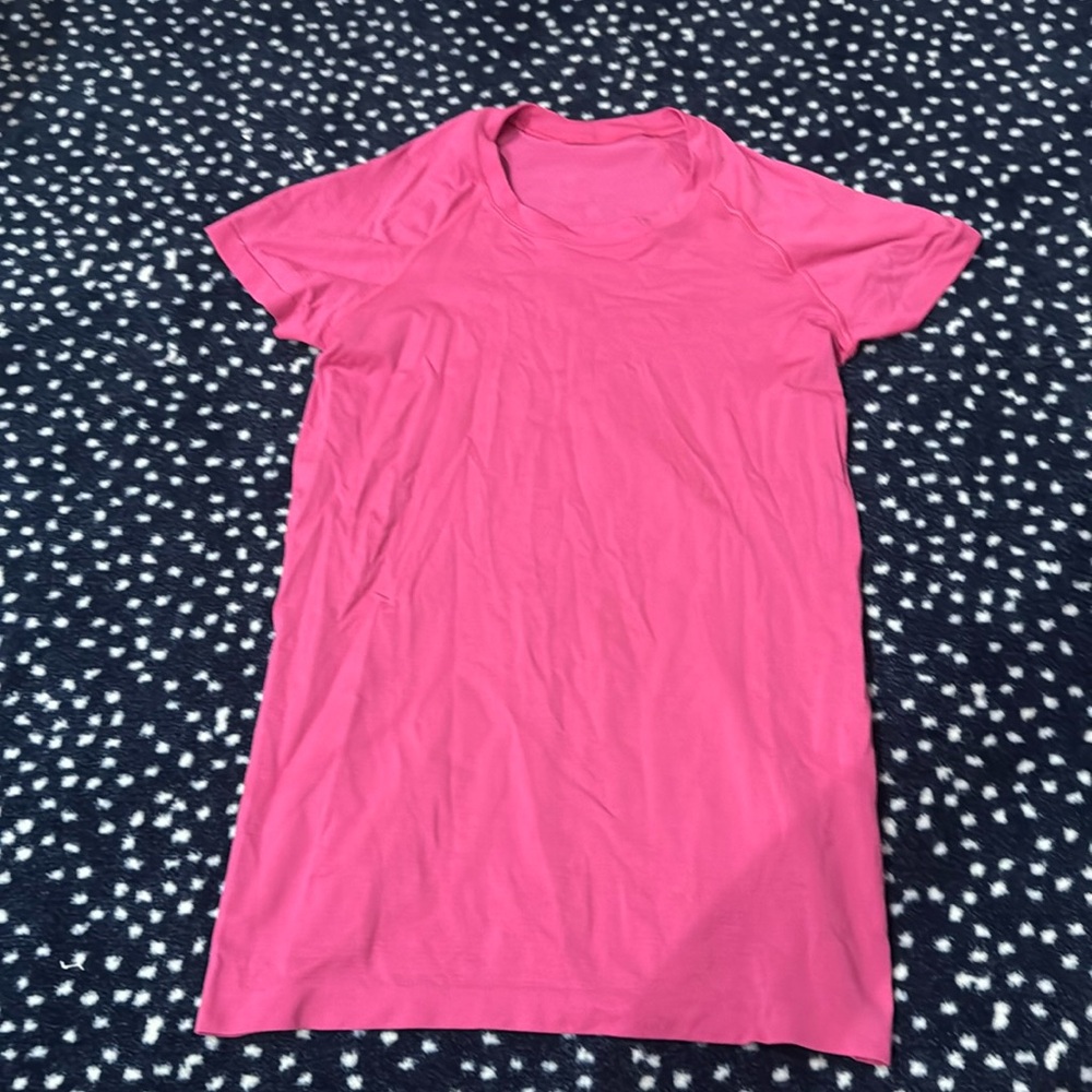 Lululemon | Swiftly Tech Short Sleeve | Sonic Pink | Hip Length | Size 6